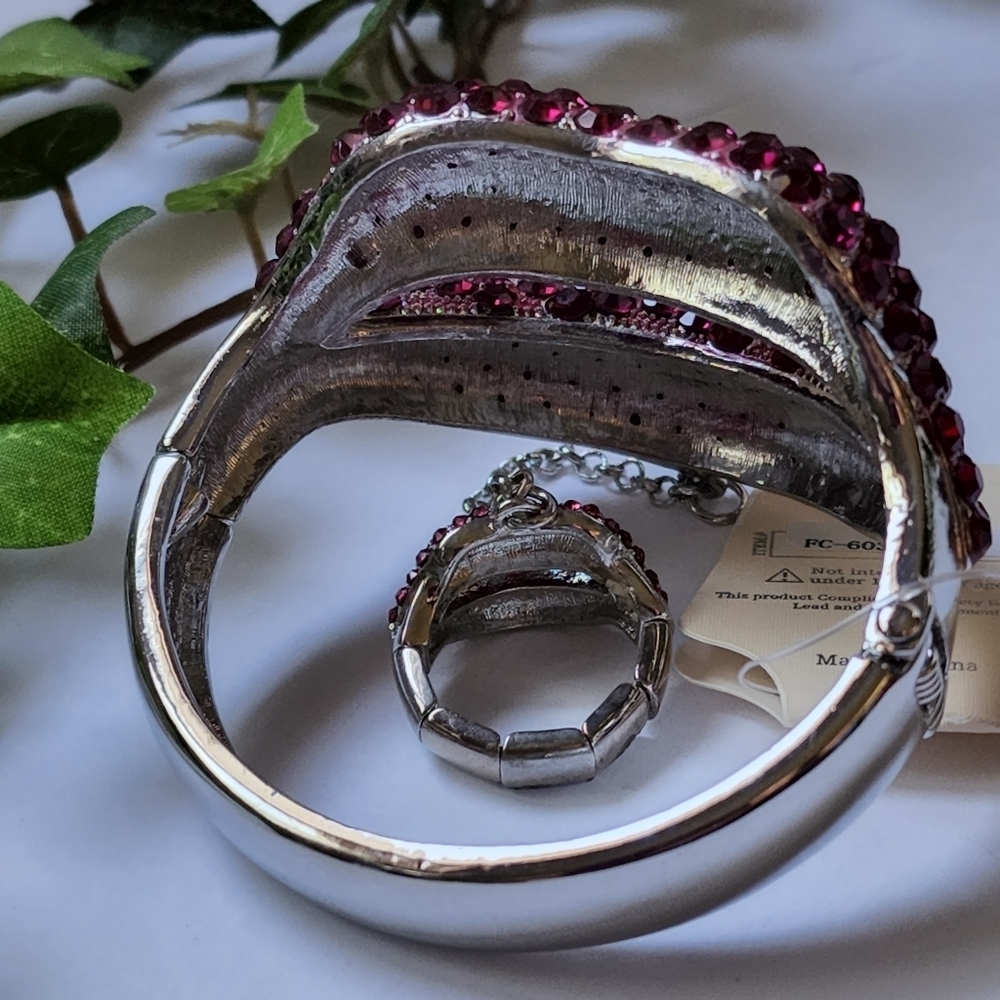 Silver Red Crystal Lips Hinge / Clamper Bracelet with Attached Ring - Picture 6 of 8